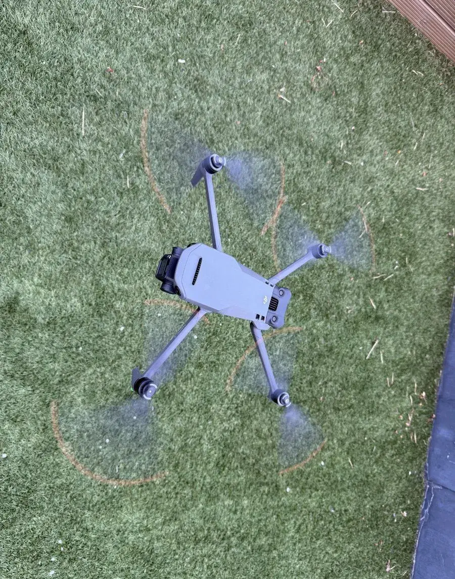DJI Mavic 3 + DJI RC displej, 3 batérie, ND filtre