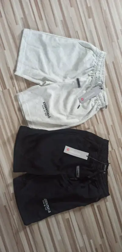 Kraťasy Essentials