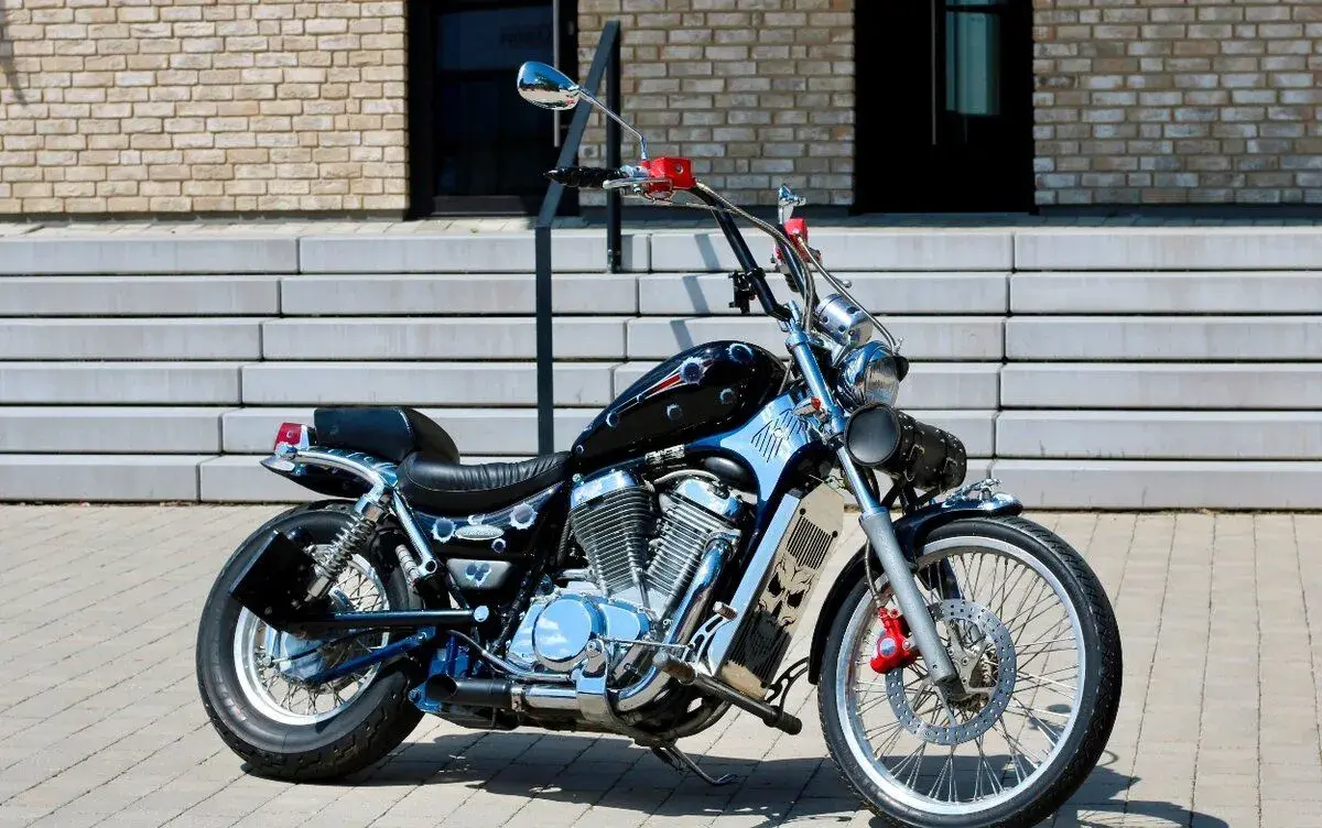 Suzuki Intruder 800 Custom