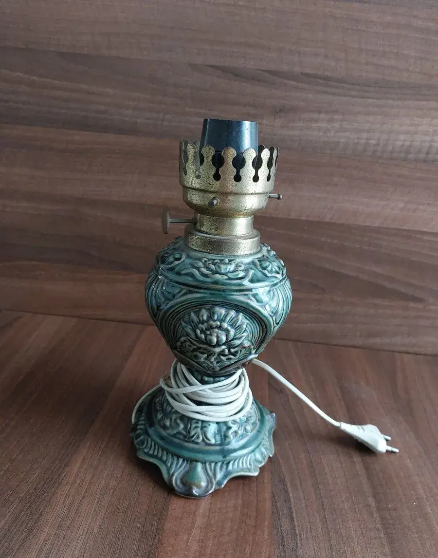 keramický podstavec na stolnú lampu