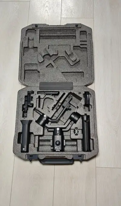 Gimbal DJI Ronin SC na smartfon a fotak