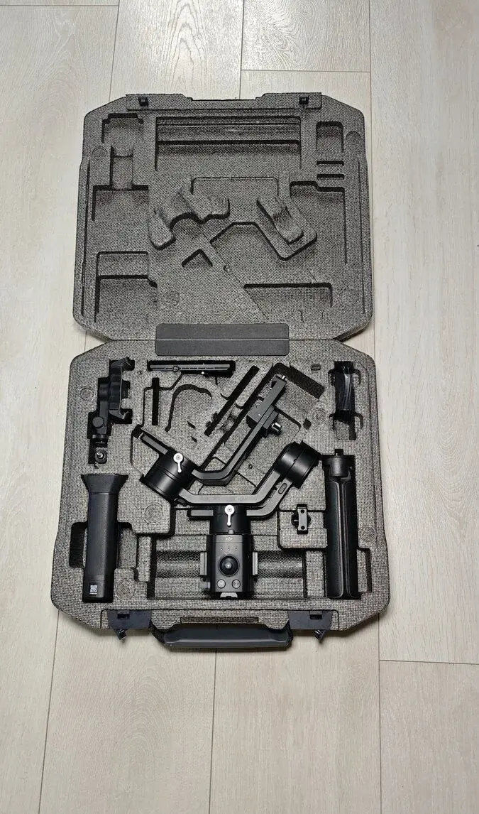 Gimbal DJI Ronin SC na smartfon a fotak
