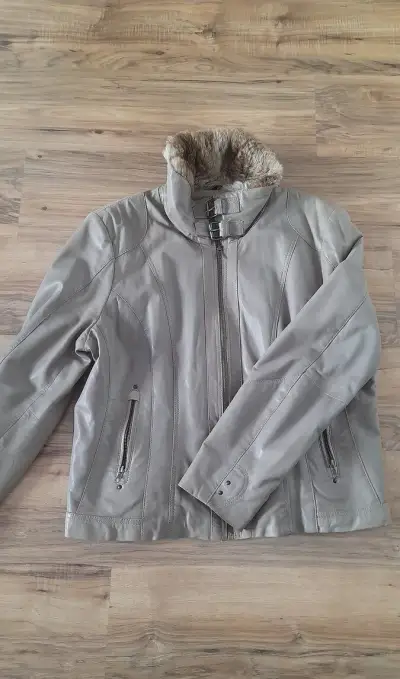 Dámska kožená bunda 46