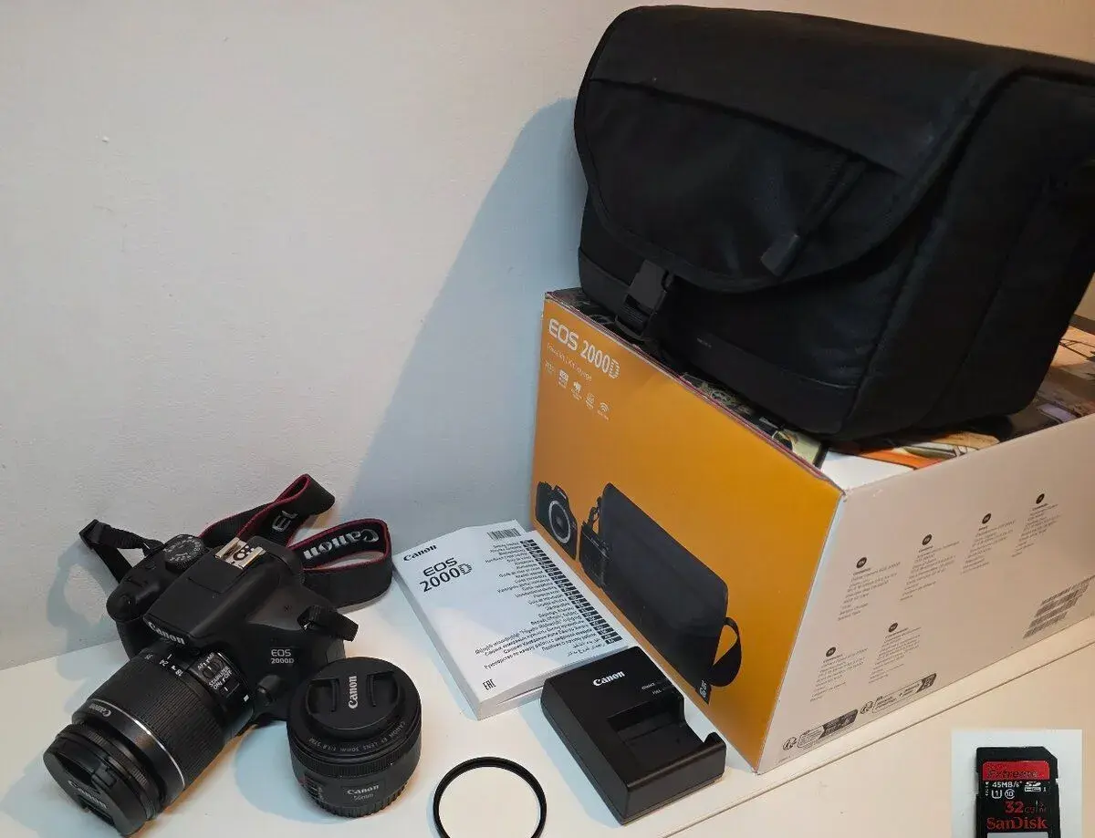 Canon EOS 2000D, 18-55 mm, 50 mm, UV, karta, taska