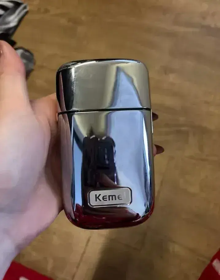 KEMEI KM-TX1 kvalitný pánsky holiaci strojček, nový – Type-C
