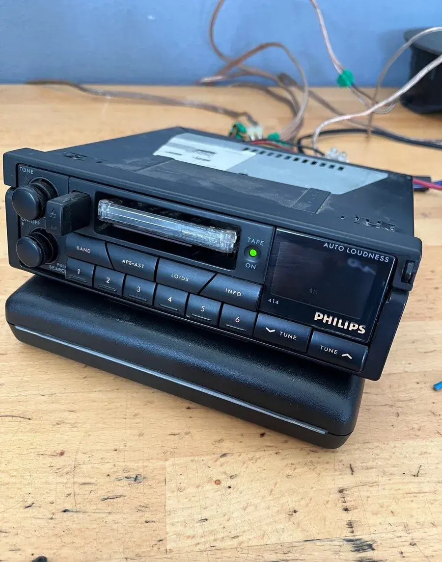 Autorádio Philips 414
