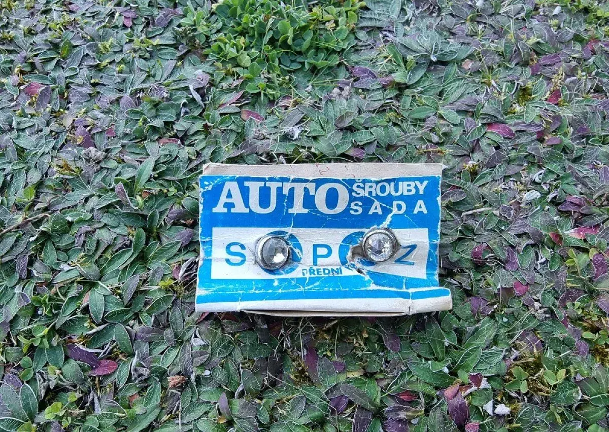 Auto šroby na ŠPZ Československé