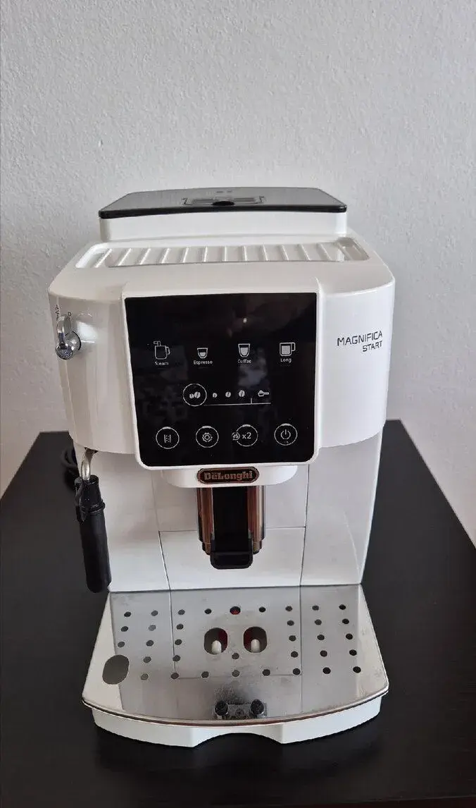 Kávovar DeLonghi Magnifica Start