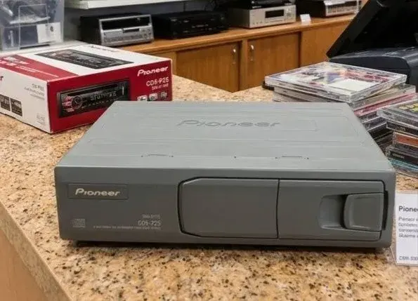 CD menic PIONEER CDX-P25