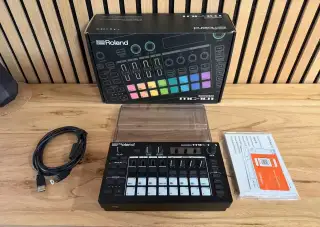Roland MC-101 + orig. Decksaver