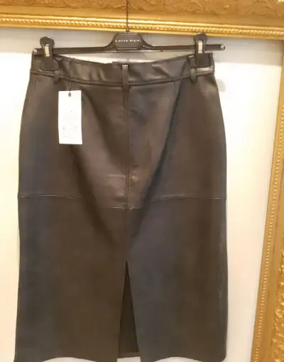 Čierna elegantná sukňa Zara – veľkosť L, nová s visačkou