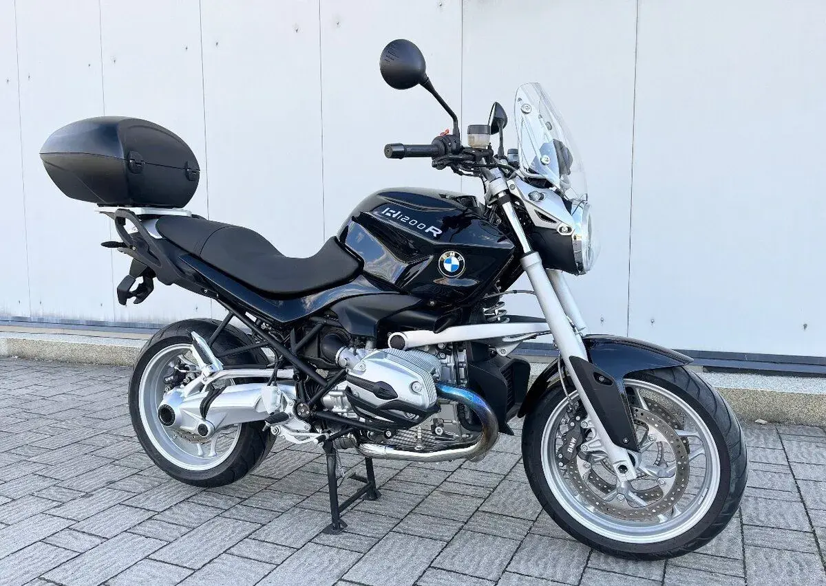 BMW R1200R….2007….TOP STAV