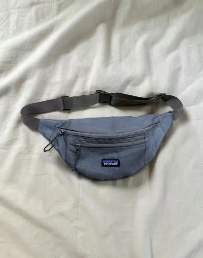Ľadvinka Patagonia sivá – malá waist pack