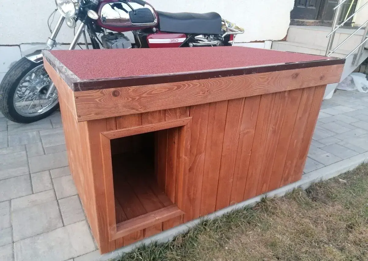 Veľká zateplená búda pre psa 160 x 90 cm – 260 €