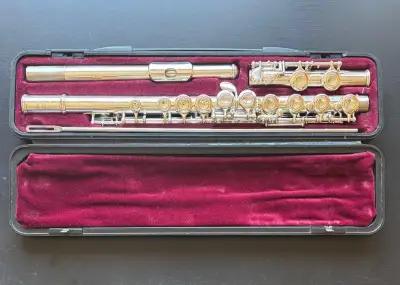 Yamaha YFL-211SII – priečna flauta. Made in Japan