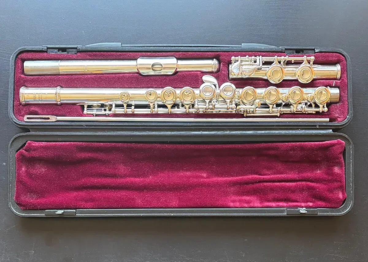 Yamaha YFL-211SII – priečna flauta. Made in Japan