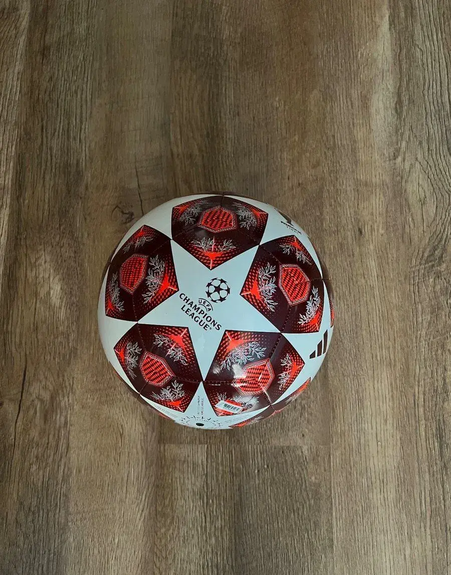 Adidas futbalová lopta