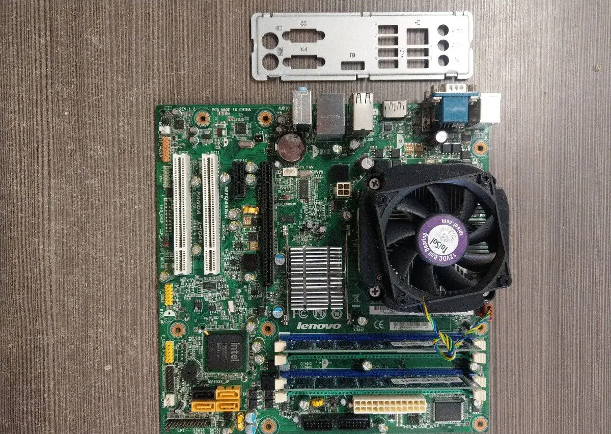 Základné dosky Intel 775 Lenovo MTQ45MK / AM2 Gigabyte GA-M6