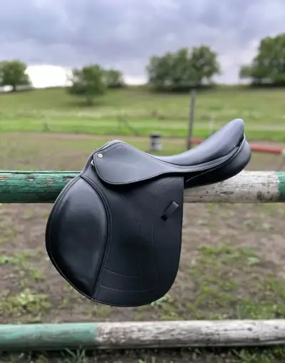Sedlo premier equine
