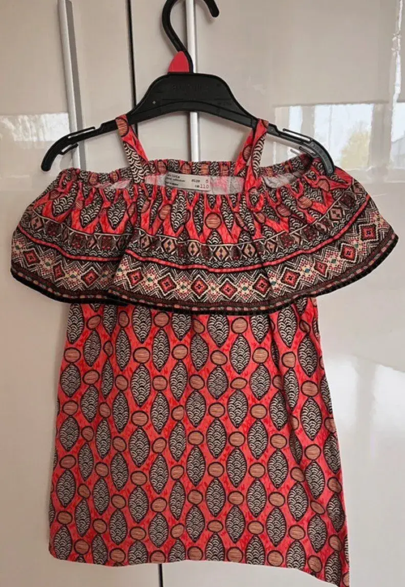 Krásne šaty Zara plus botasky