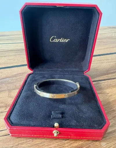 Zlatý náramok na štýl Cartier
