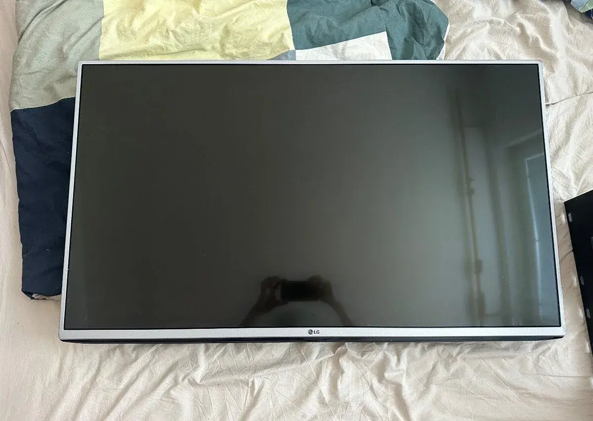 Televizor LG 43LF5400 + drziak na stenu