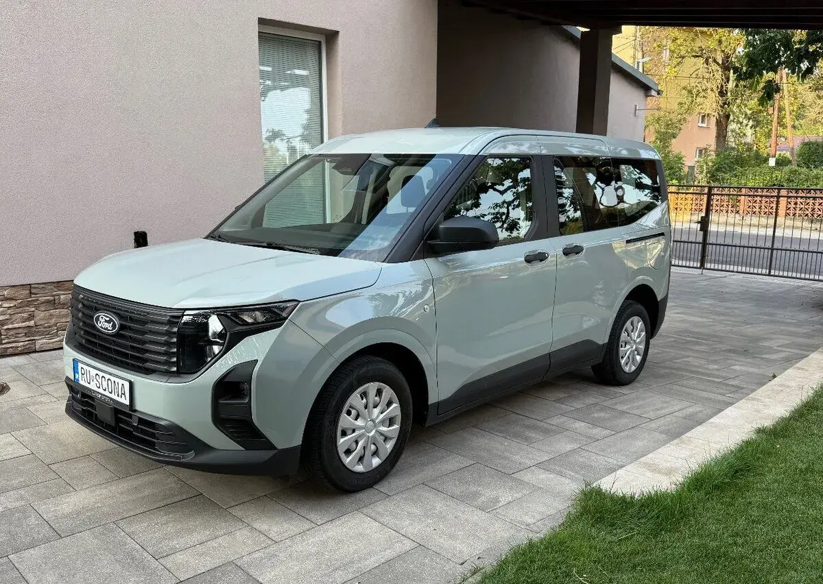 Ford Tourneo – 2024, 29 000 km