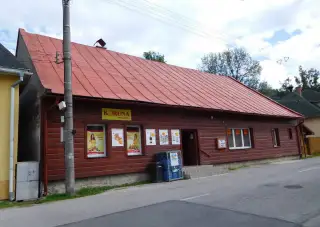 Na predaj Dom obchodu a služieb v centre obci.