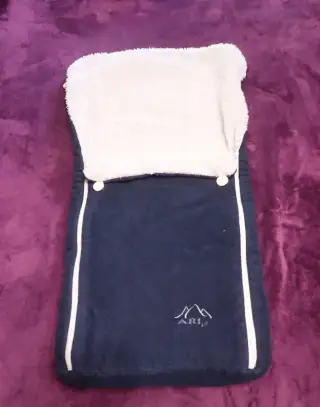 Fusak tmavomodrý