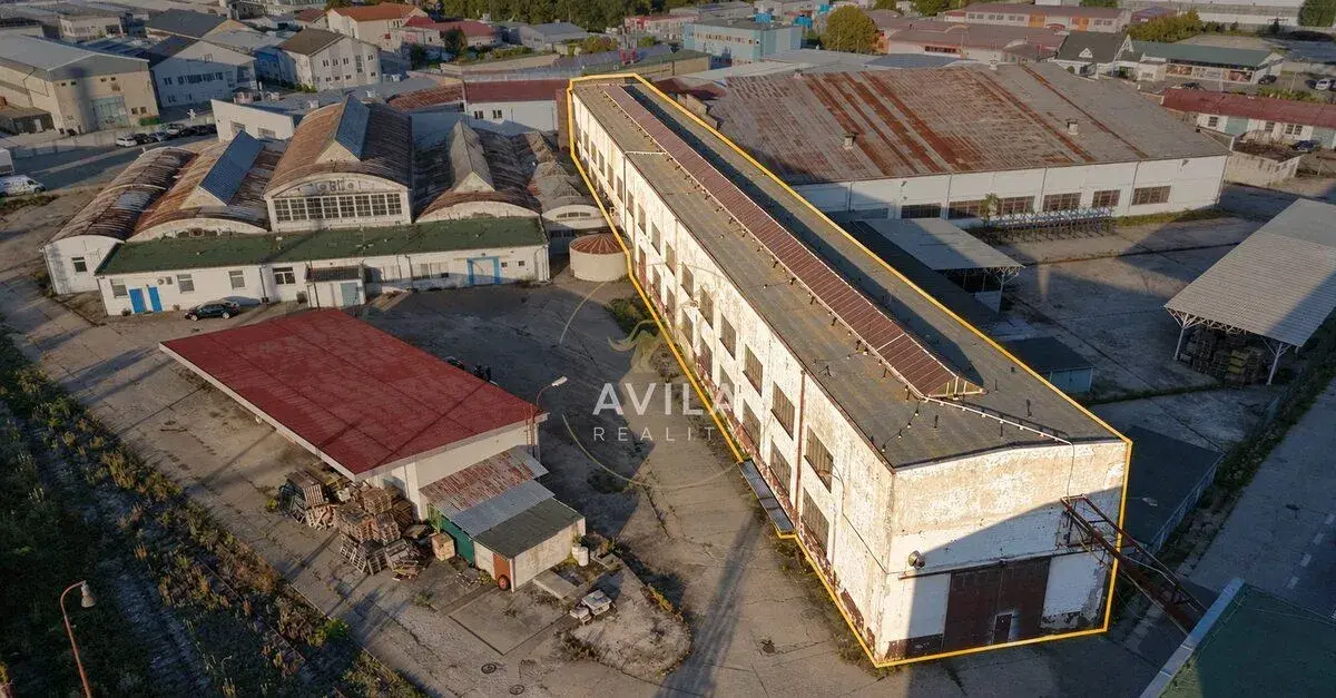 AVILA│Prenájom haly 1327m² │žeriav 5 a 8 t │ NMnvV