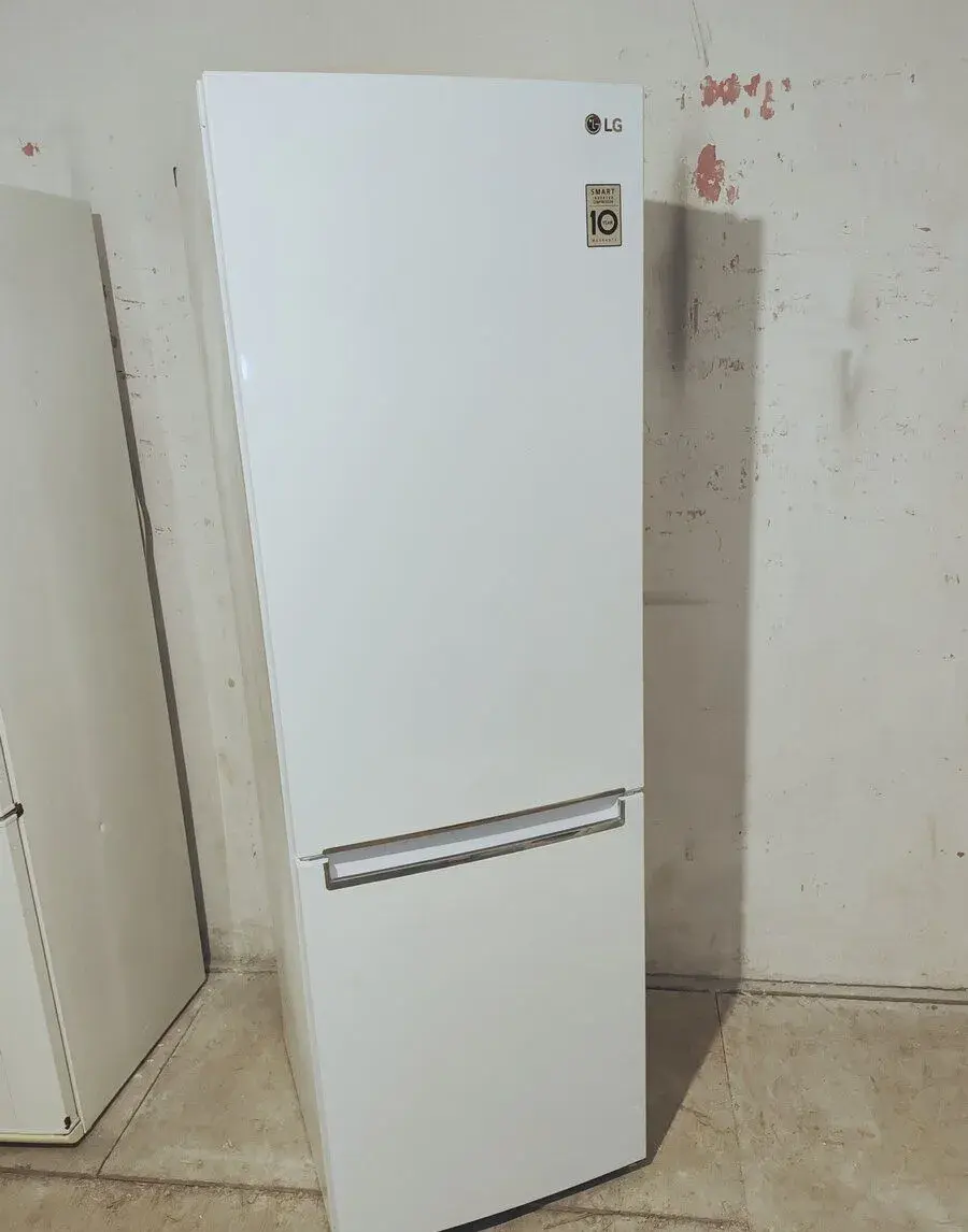 Chladničku LG 186cm