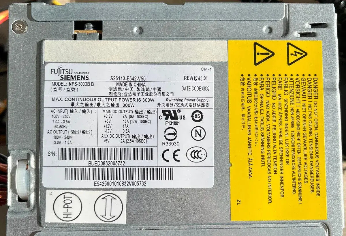 Zdroj FUJITSU SIEMENS