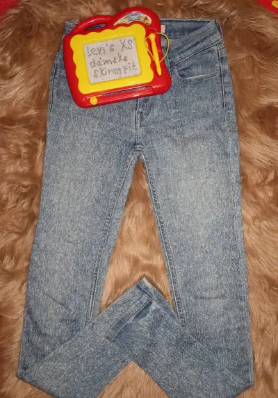 Dámske skinny fit rifle - džínsy (XS, S) Levi´s a iné