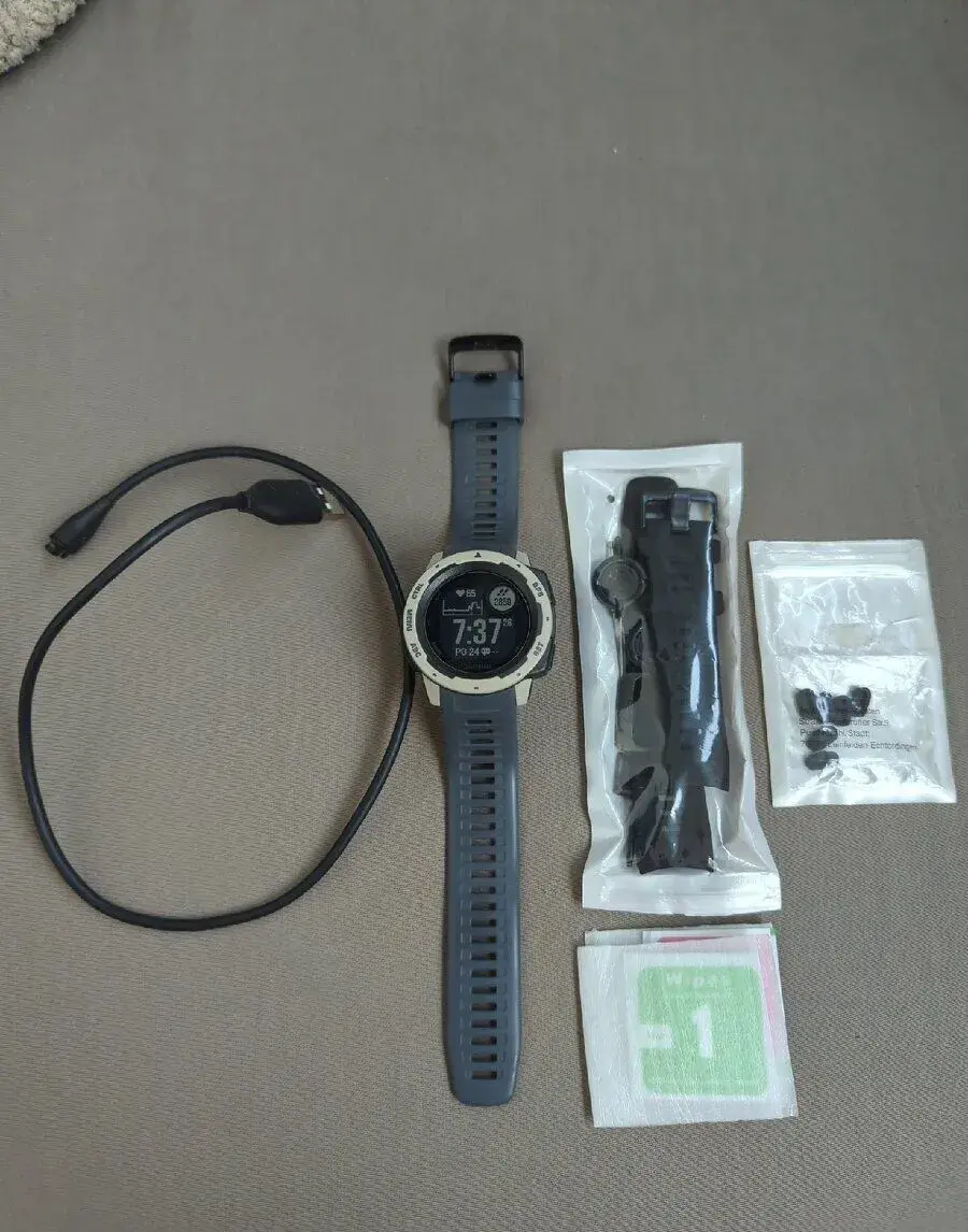 Garmin Instinct + príslušenstvo