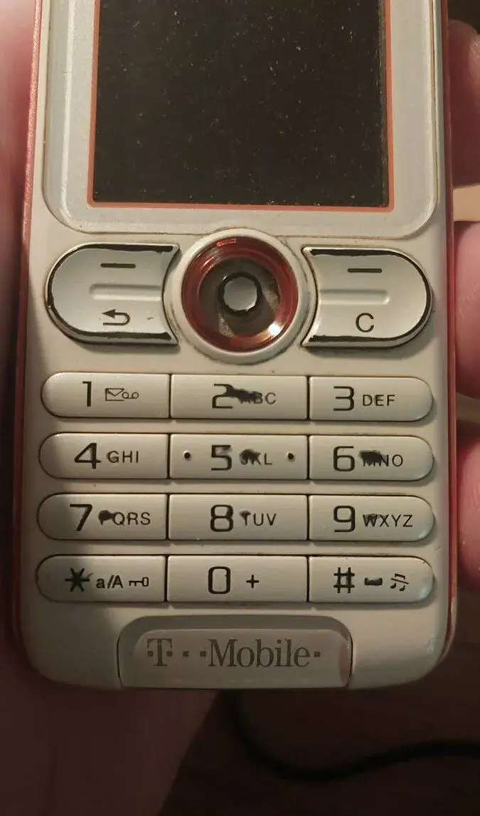 sonny ericcson w200i + 1gb sony micro sd karta + nabijacka