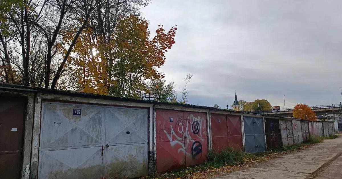 Predaj alebo prenájom garáže v Čadci