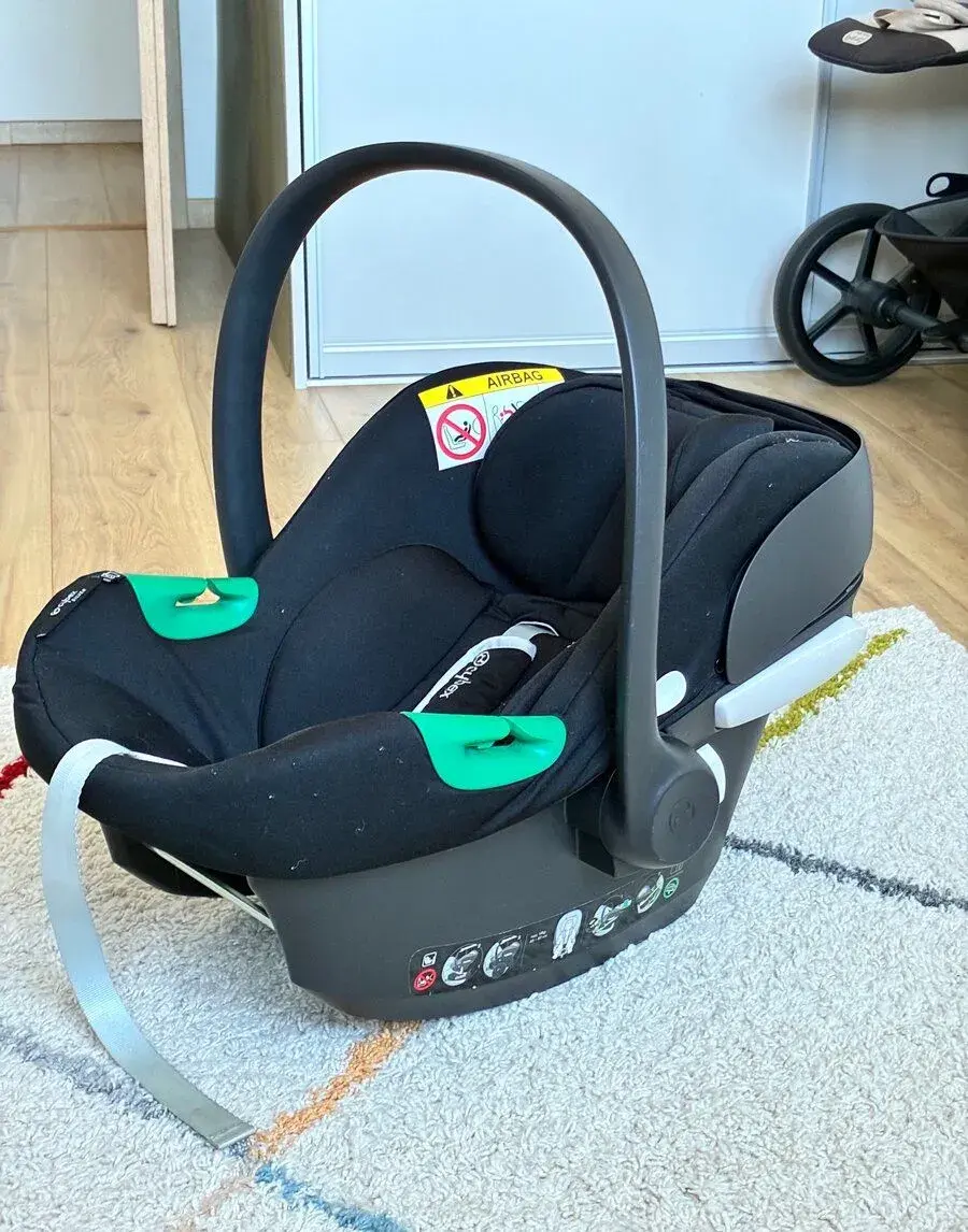 Cybex Aton B2 i-Size + Cybex Base One i-Size (ISOFIX)