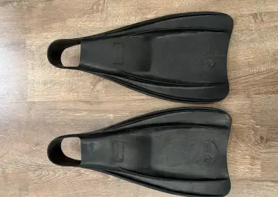 NAJADE speed fins, vel. 3 a Jaked celotelové plavky