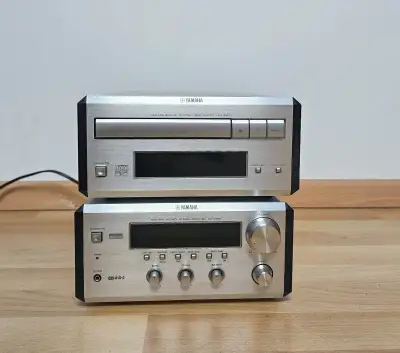 Yamaha PianoCraft E400 CD/FM RDS / SUB OUT