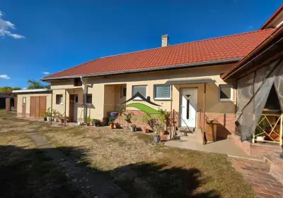 NOVINKA . Rodinný dom v obci Hažin , okr, Michalovce