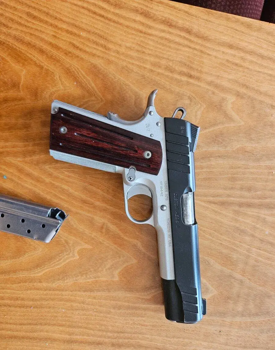 Píštoĺ Custom 9mm