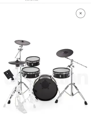 ROLAND VAD 103 Black