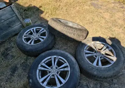 Alu disky R16 5×114,3 + zimné pneu 215/70 R16