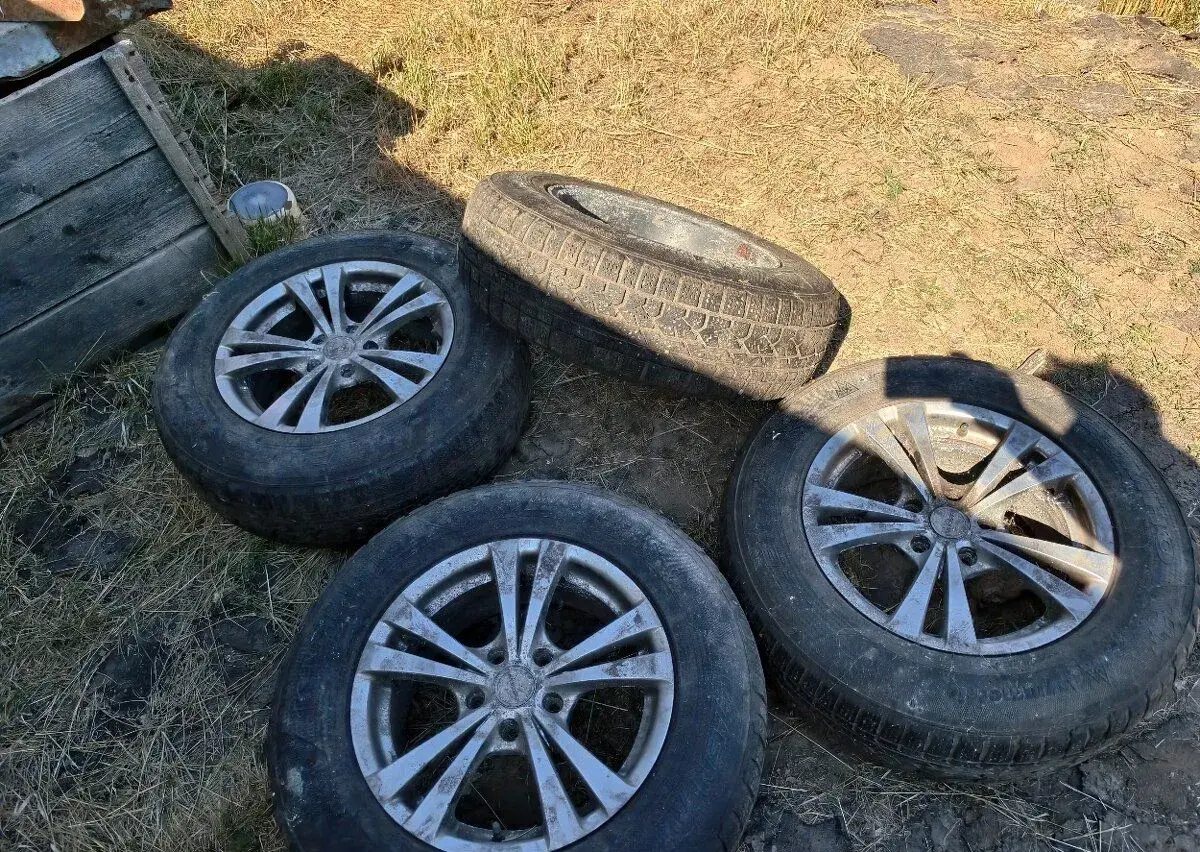 Alu disky R16 5×114,3 + zimné pneu 215/70 R16