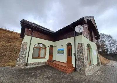 Dražba objektov na spracovanie ovocia a pozemkov v Brezne