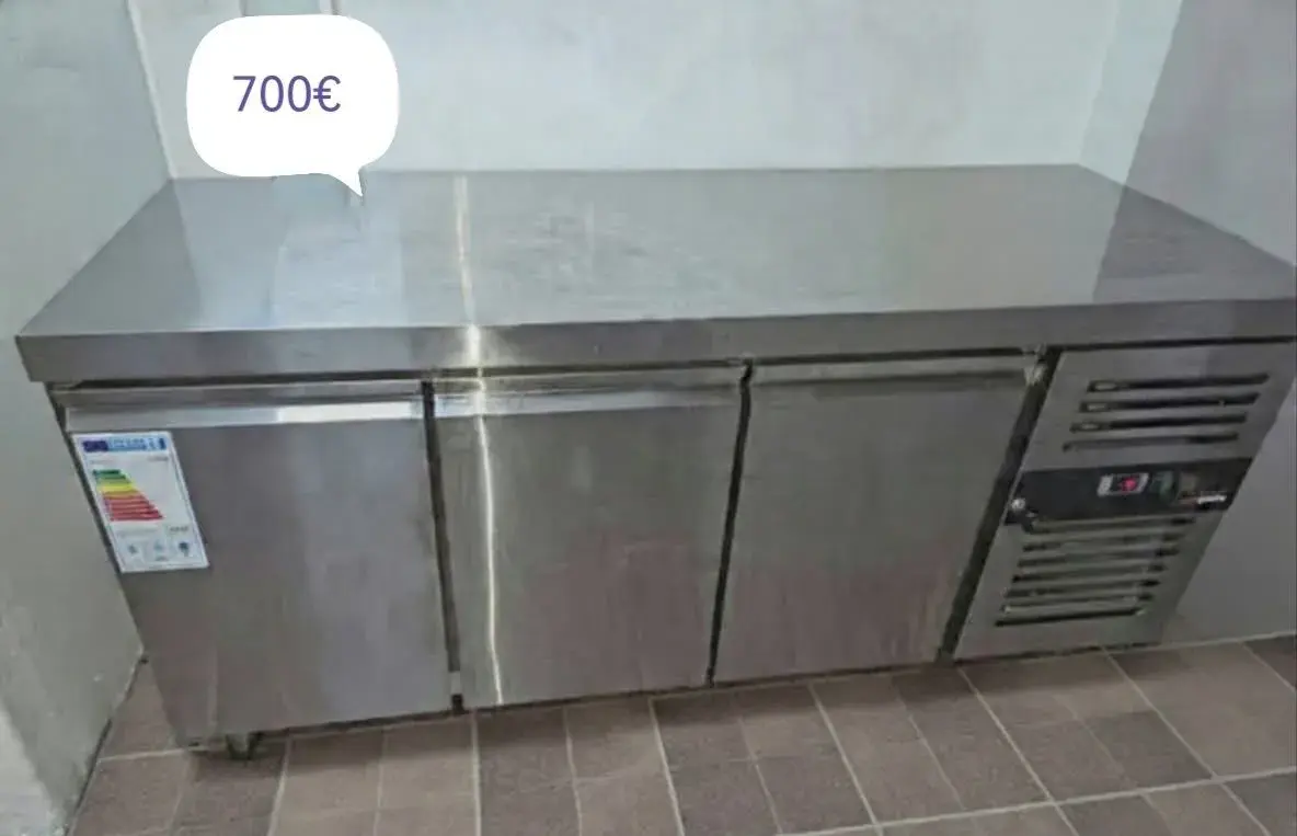 VELKY PROFESIONALNY GASTRO MRAZIACI PRACOVNY STÔL