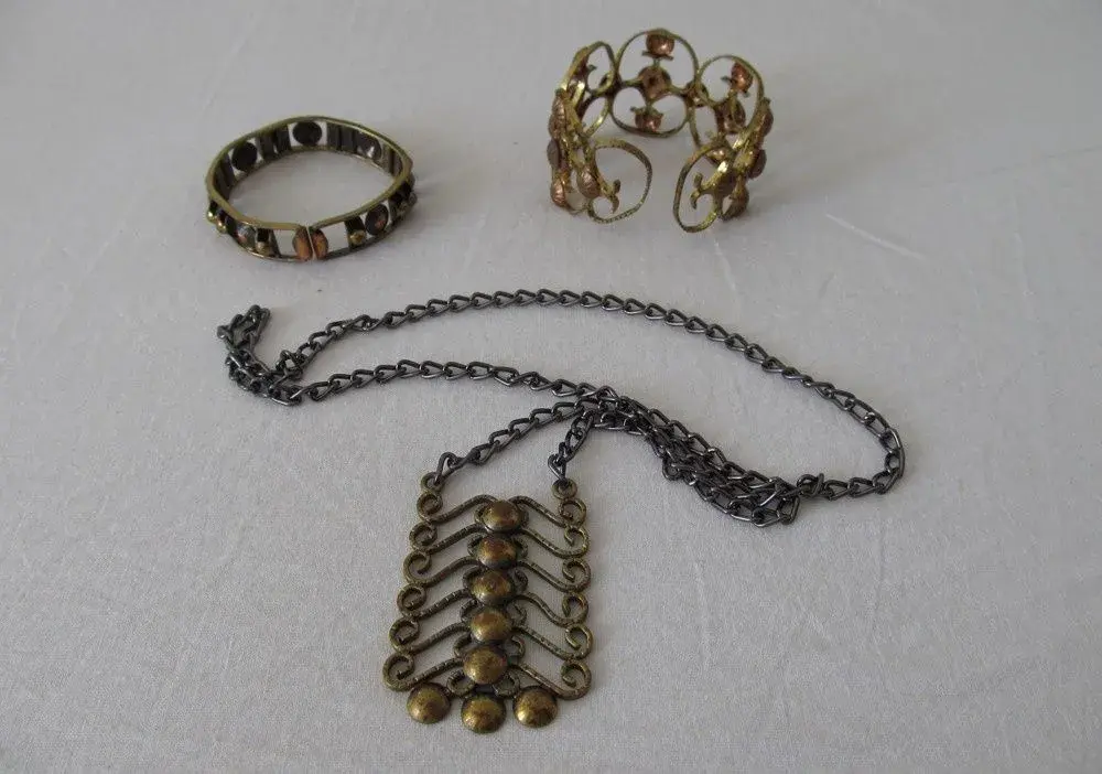 Starý cca 56 ročný set šperkov.