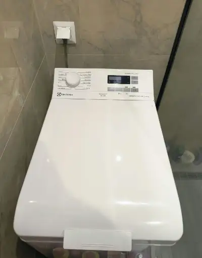 Pračka Electolux PerfectCare 600 z hora plnená