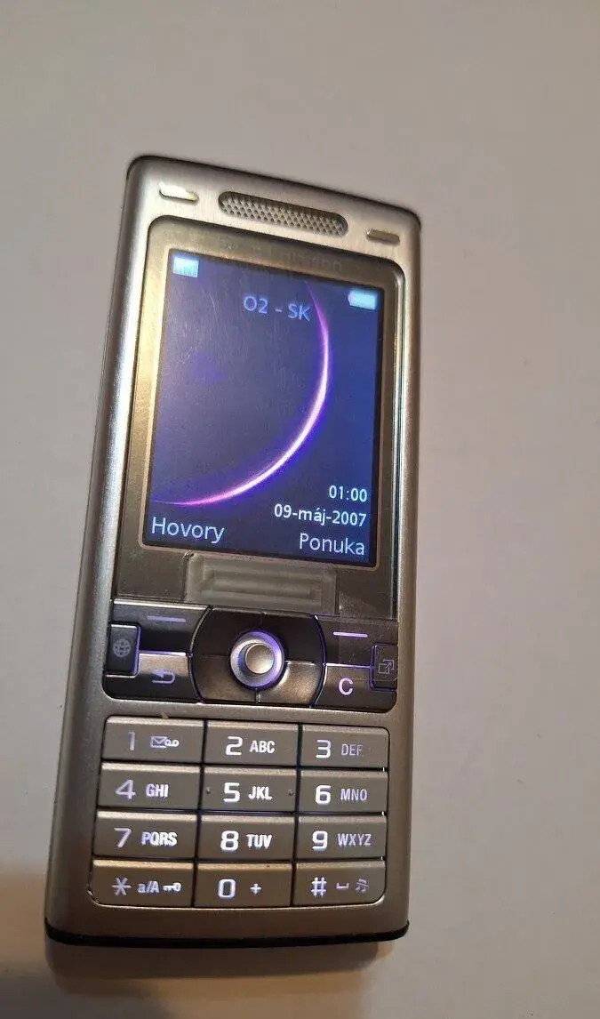 Sony ericsson K800i strieborný