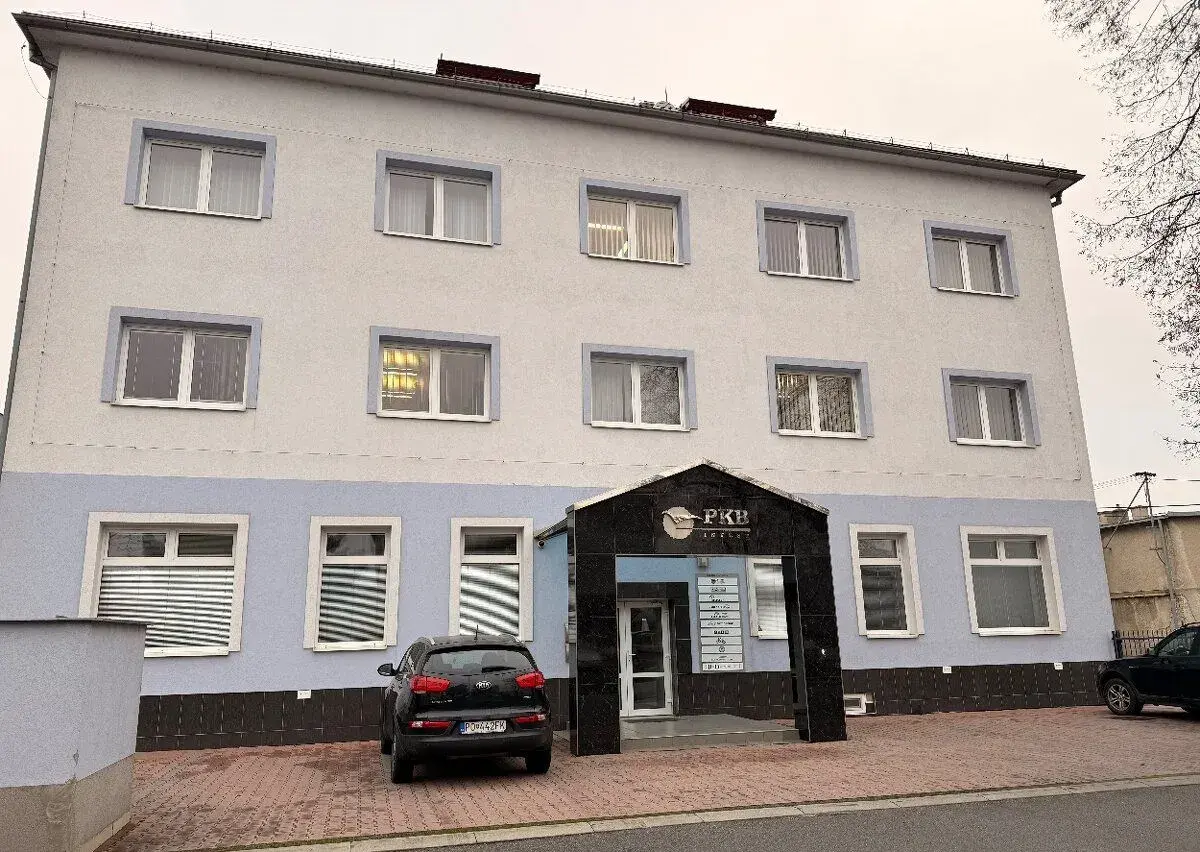 PRENÁJOM KANCELÁRSKYCH PRIESTOROV – 40 m² a 15 m²